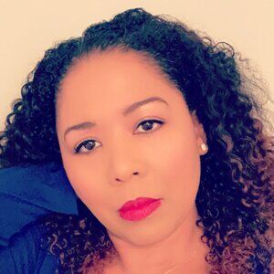 Meet your Posher, Charlonda